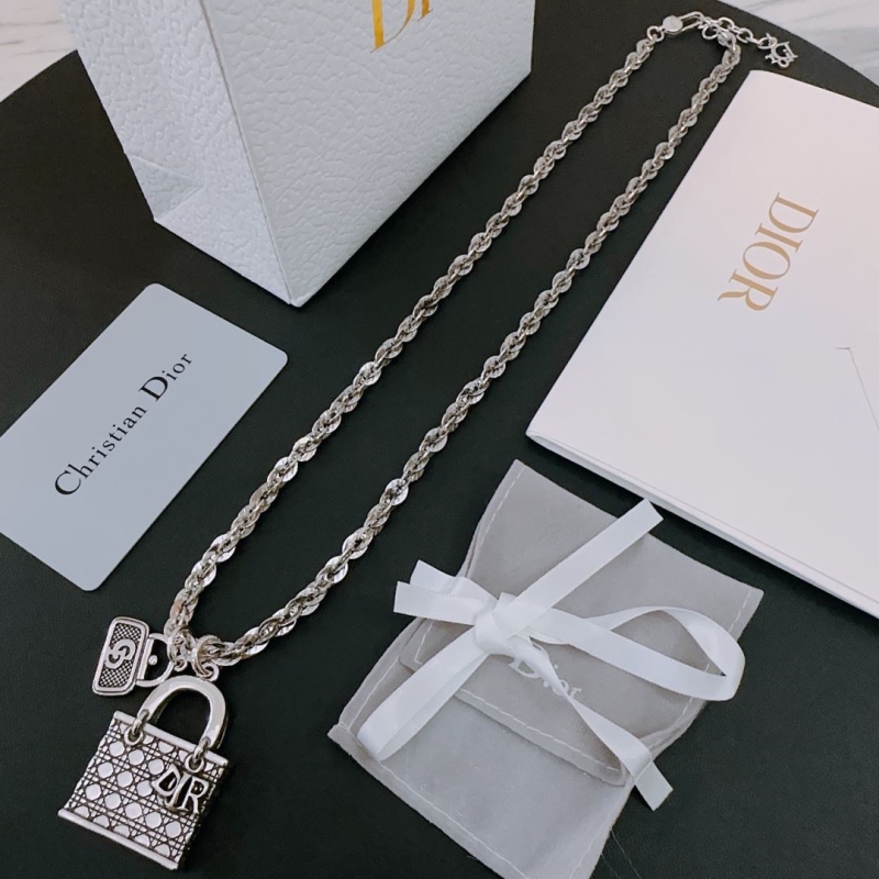 chr1st1an D10r necklaces